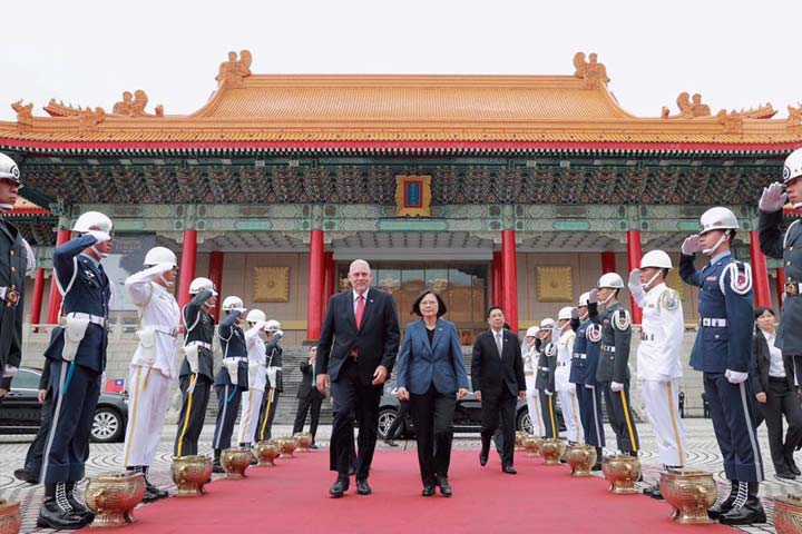 President Tsai and Prime Minister Chastanet during military parade