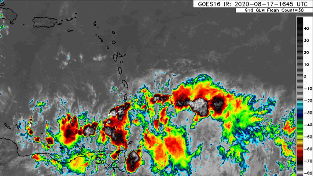 Strong Tropical Wave Approaching the Windward Islands